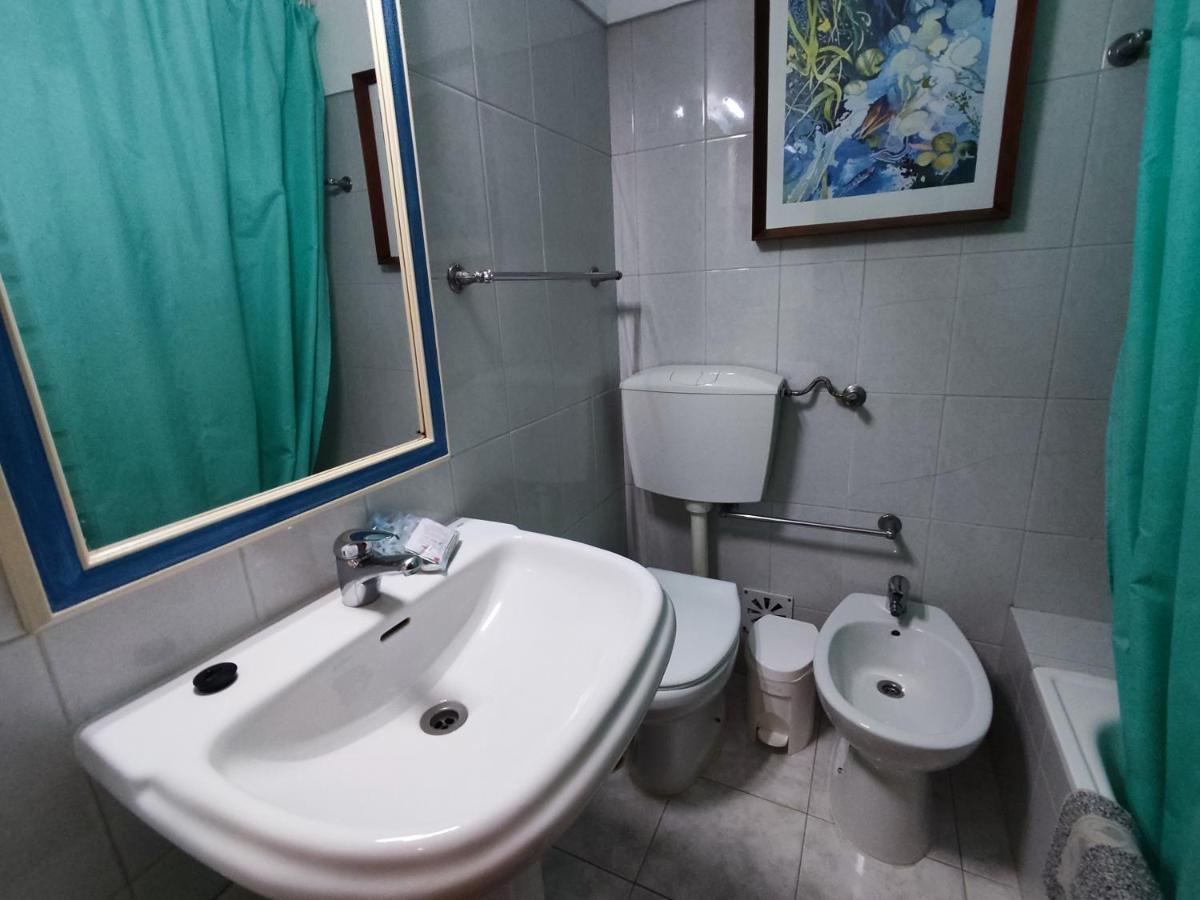 1P Torre Sol Casas & Papeis Apartment Armação de Pêra Екстериор снимка